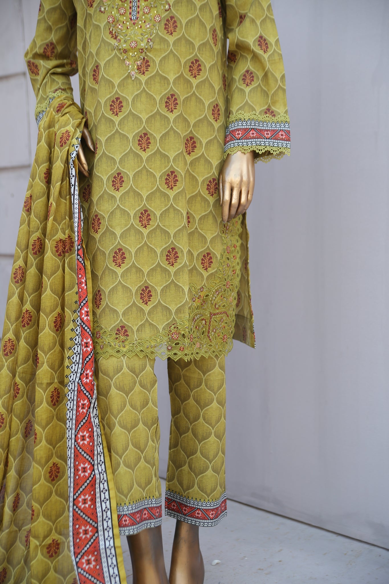 Girl woman Printed Embroidered Lawn Stitch Shirt Kurti Frock Cotton Dupatta Printed Trouser