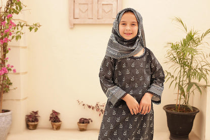 Woman Girl Oswah Shifa Embroidered Cutwork Lawn Shirt kurti Dupatta Printed Trouser