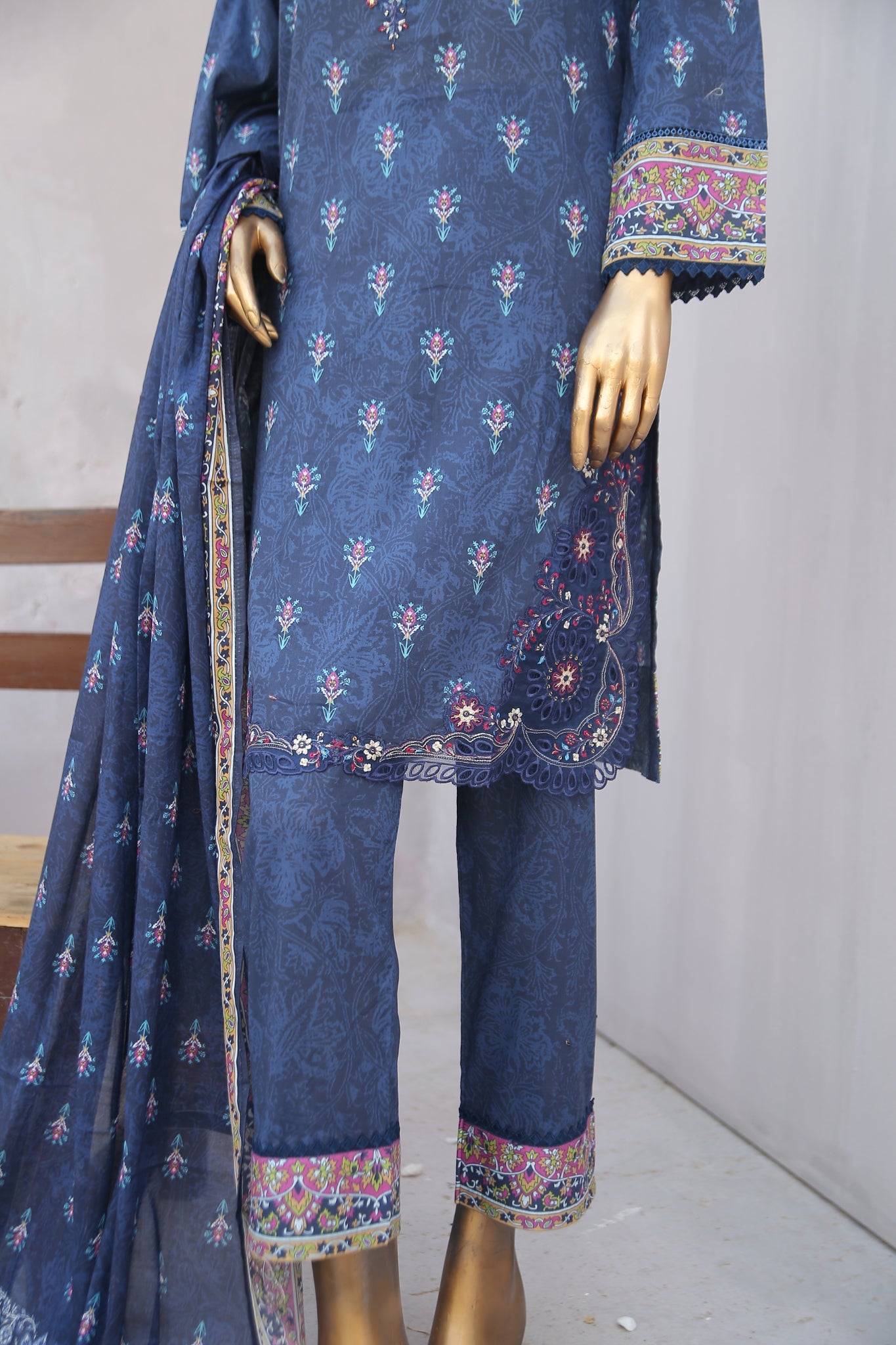 Girl woman  Printed Embroidered Lawn Stitch Shirt Kurti Frock Cotton Dupatta Printed Trouser